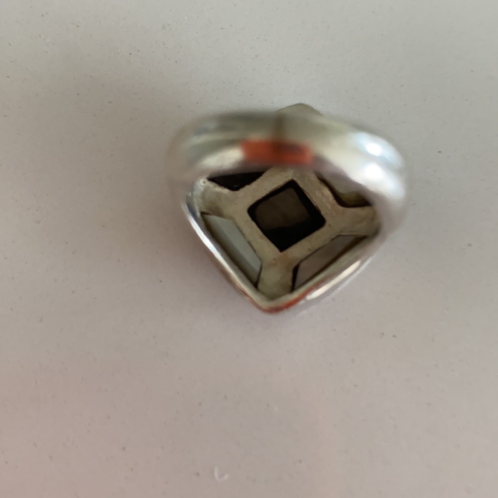 Ring - Picture 3 of 4